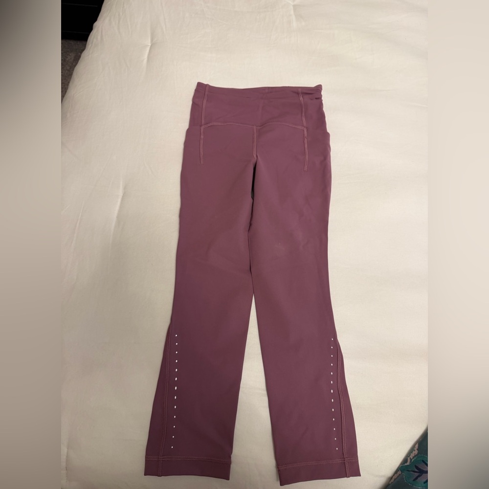 Lululemon light purple leggings like new size 0 pockets and back zipper